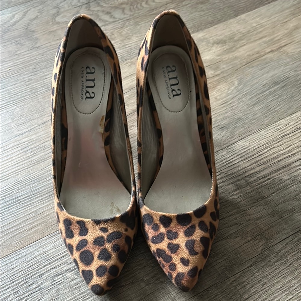 Leopard Print Pointed-Toe Pumps - Brown - Picture 2 of 3
